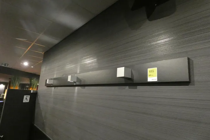 Wandpanel mit 3x Spot Maße in cm ca. 280 cm lang